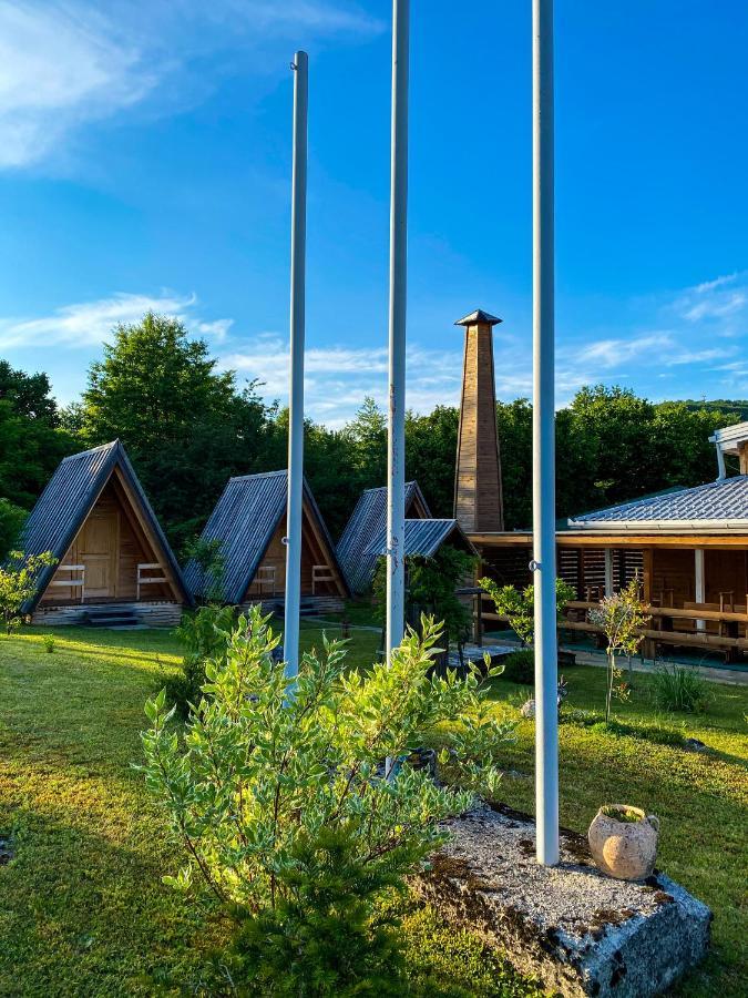 Licko Petrovo Selo Rooms & Glamping Lana Haus מראה חיצוני תמונה
