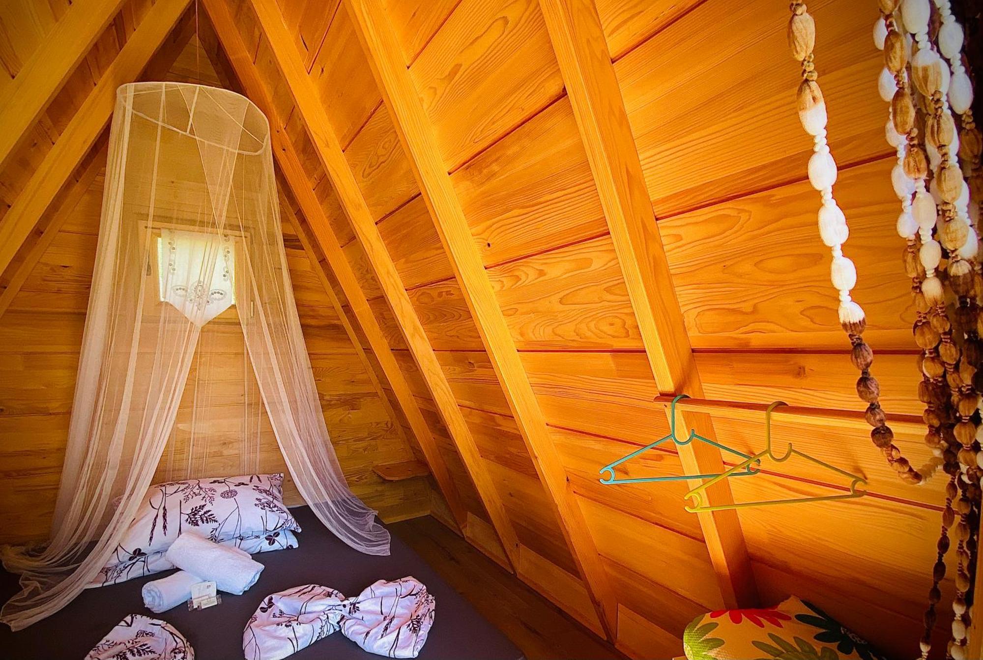 Licko Petrovo Selo Rooms & Glamping Lana Haus מראה חיצוני תמונה