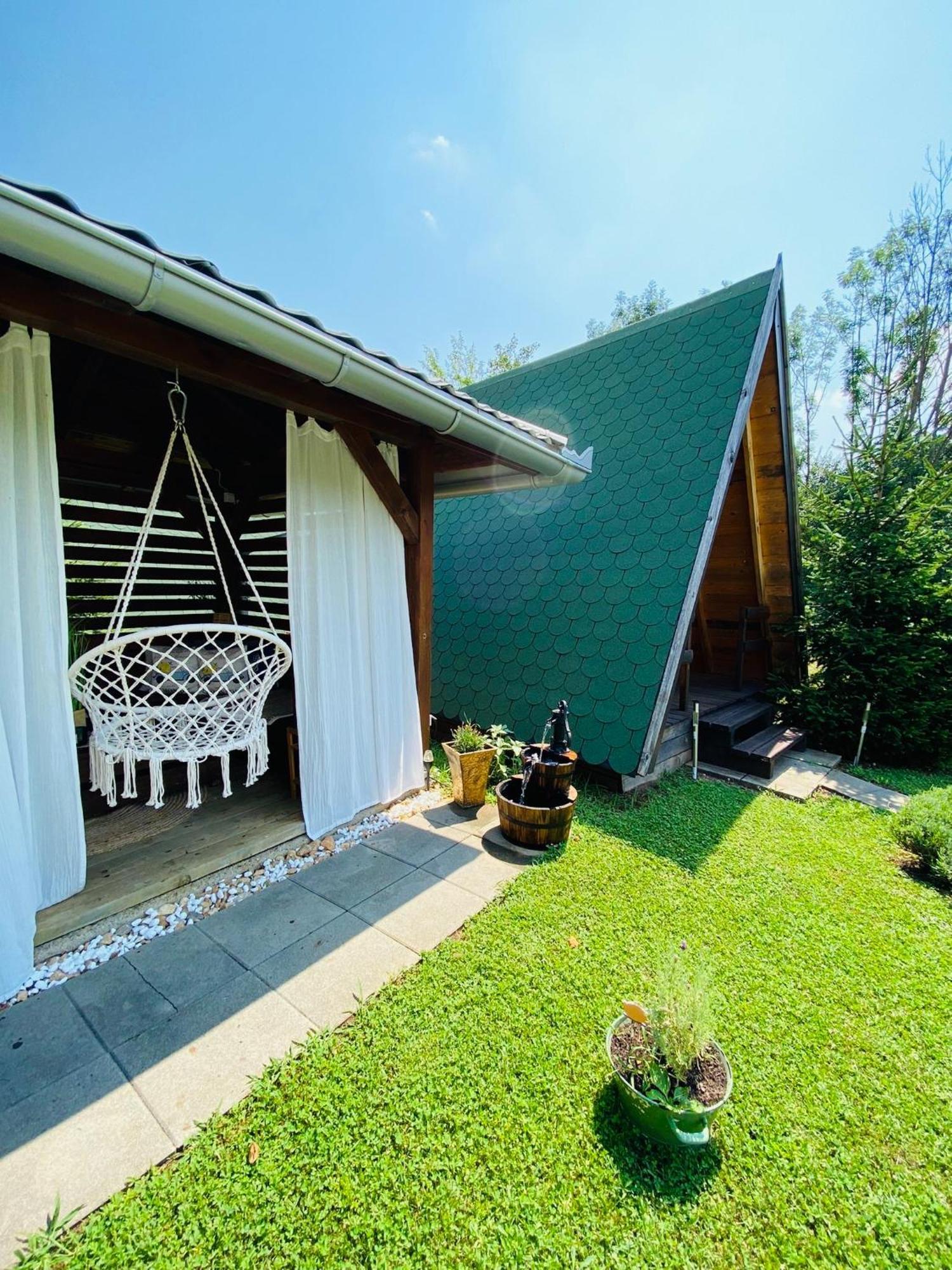 Licko Petrovo Selo Rooms & Glamping Lana Haus מראה חיצוני תמונה