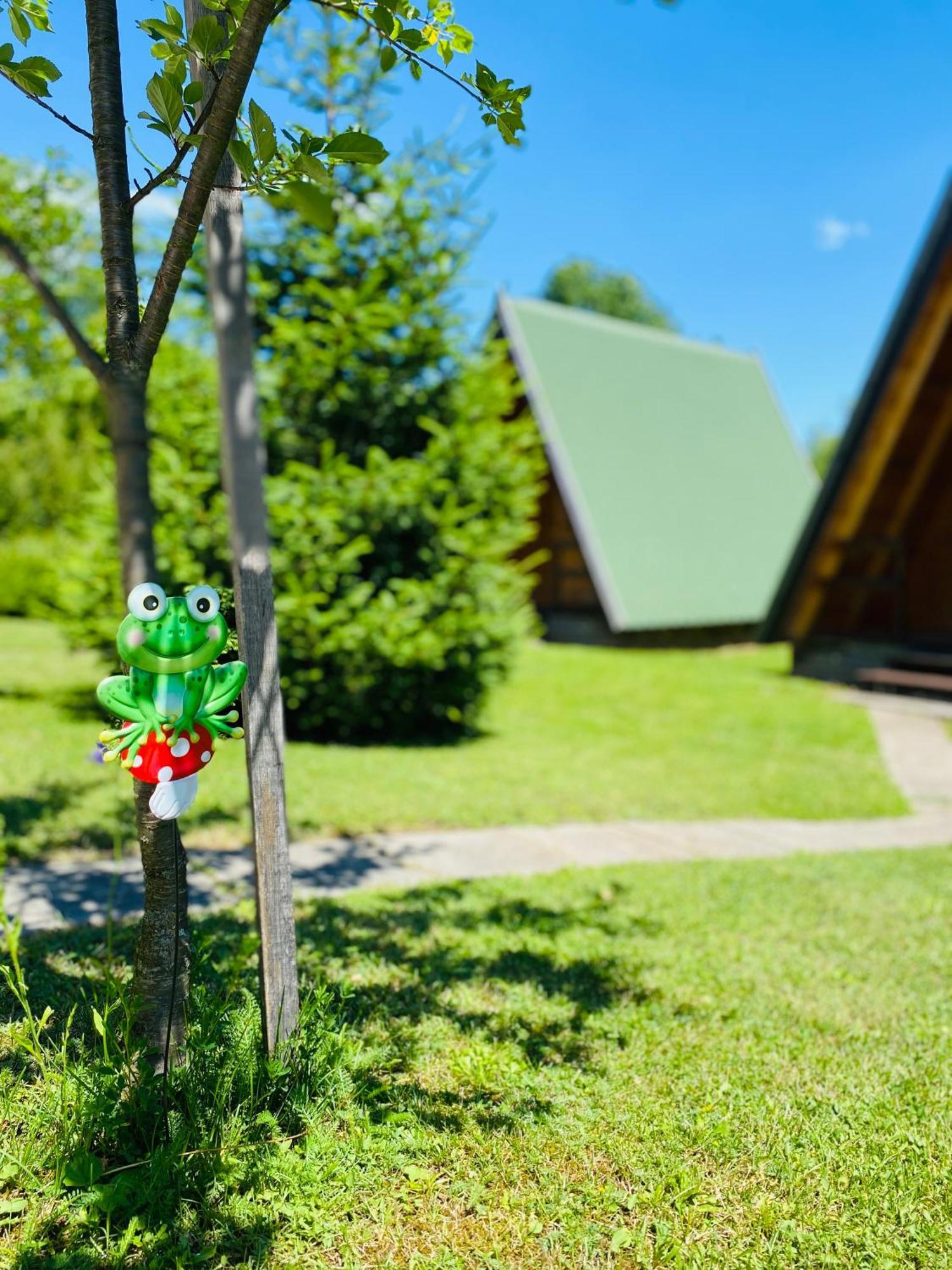 Licko Petrovo Selo Rooms & Glamping Lana Haus מראה חיצוני תמונה