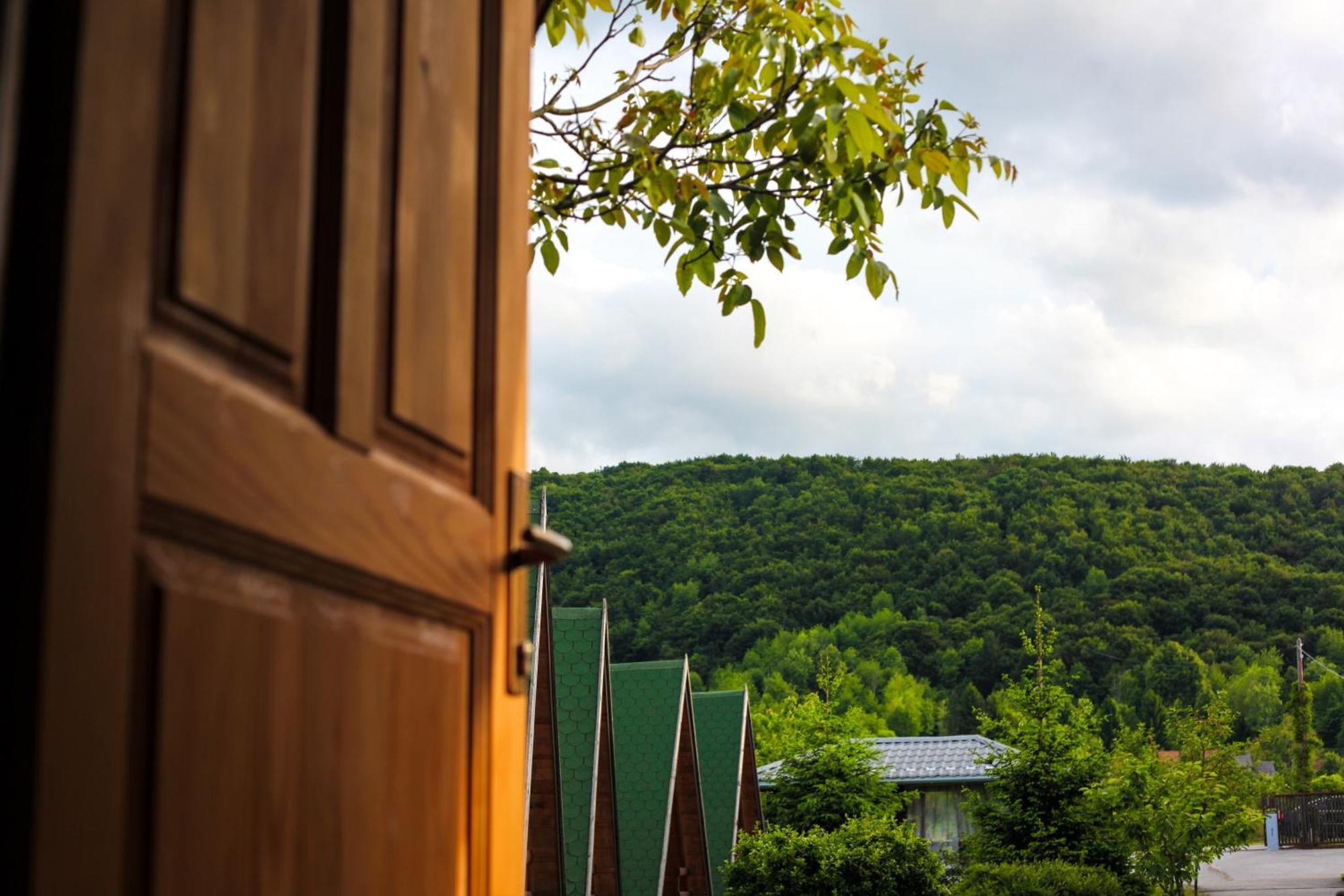 Licko Petrovo Selo Rooms & Glamping Lana Haus מראה חיצוני תמונה