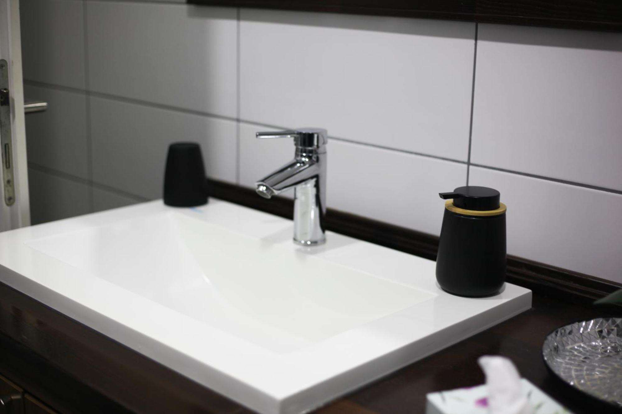Licko Petrovo Selo Rooms & Glamping Lana Haus מראה חיצוני תמונה